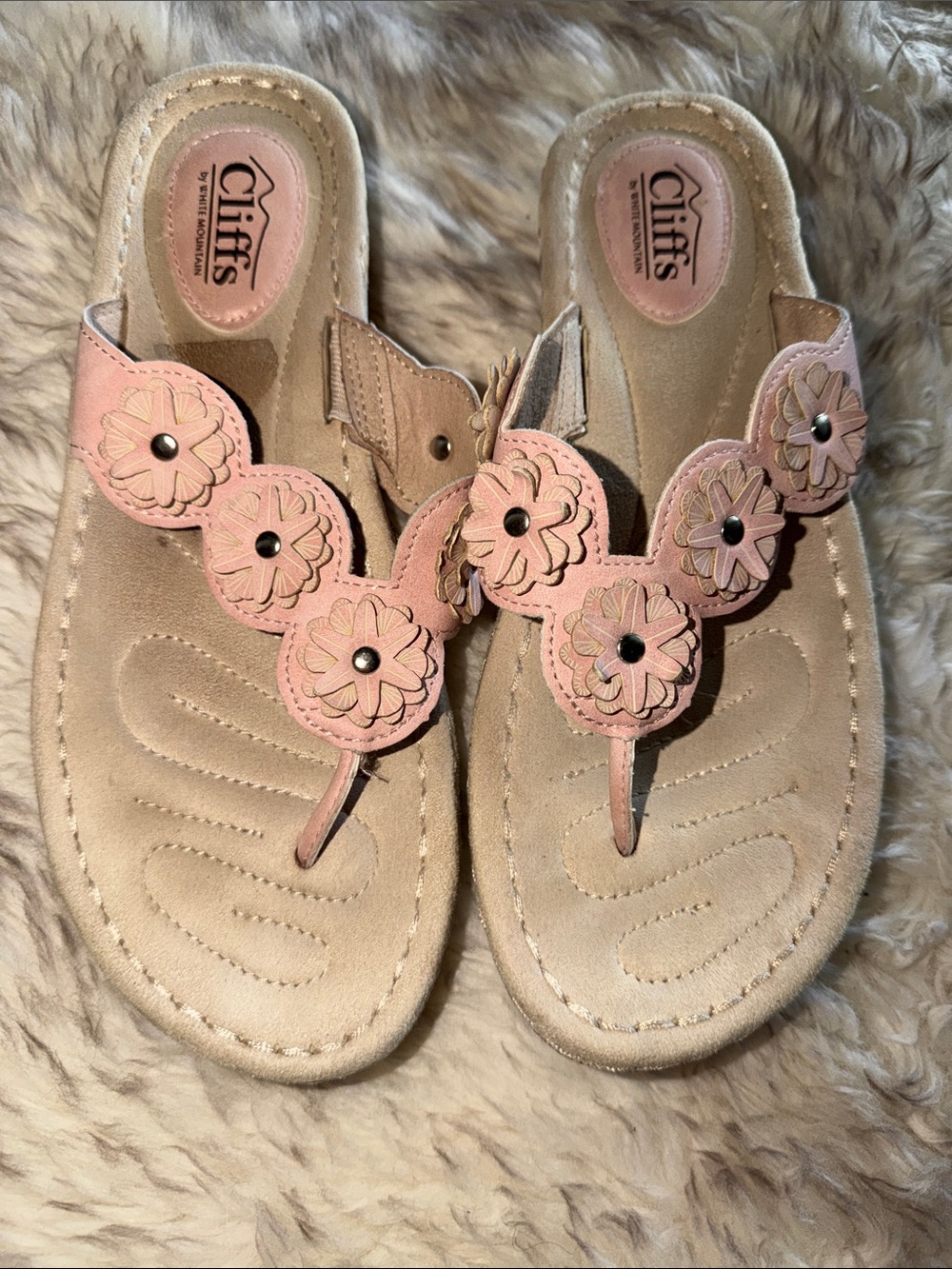 Cliffs by WHITE MOUNTAIN Pink Flower thong wedge cushion leather Sandals 10.5 ?